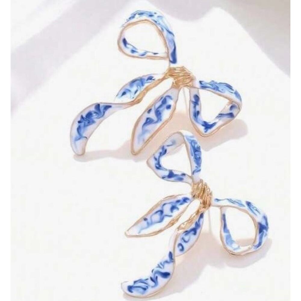 Bow Chinoiserie Blue and White Earrings